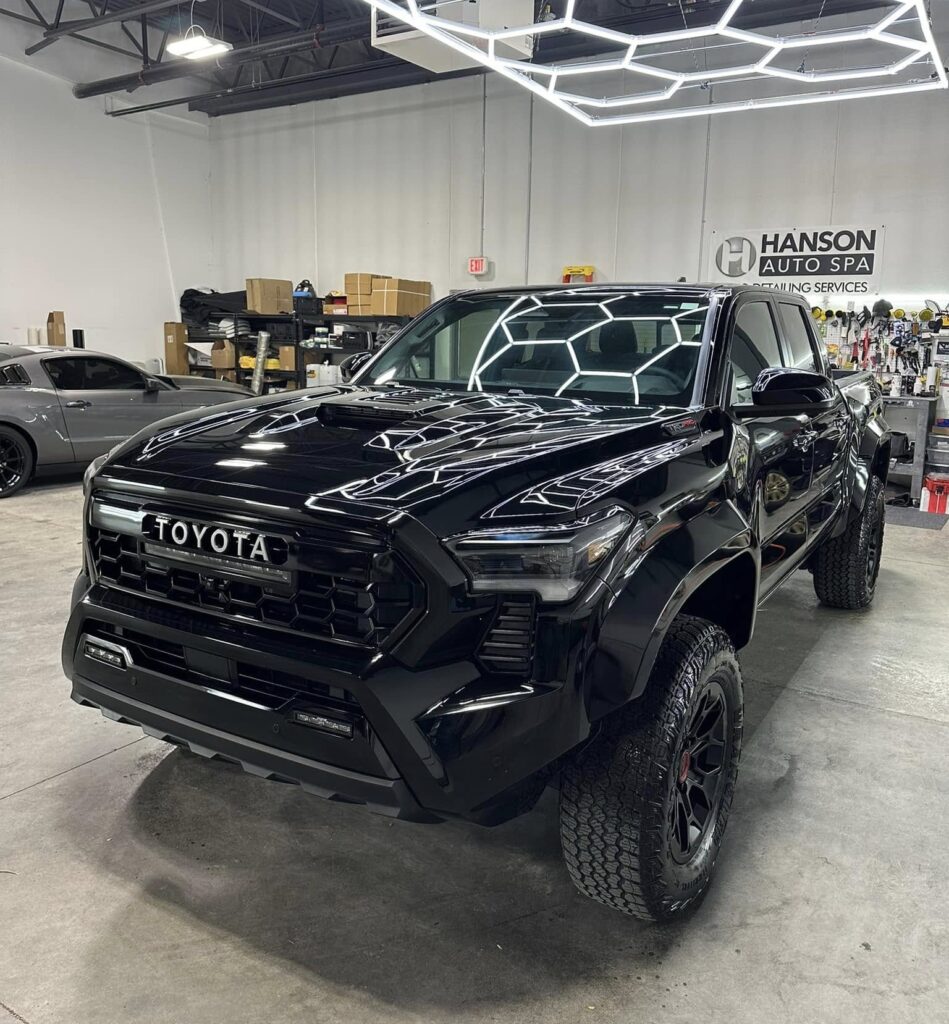 Full Car Detailing in Urbandale, IA